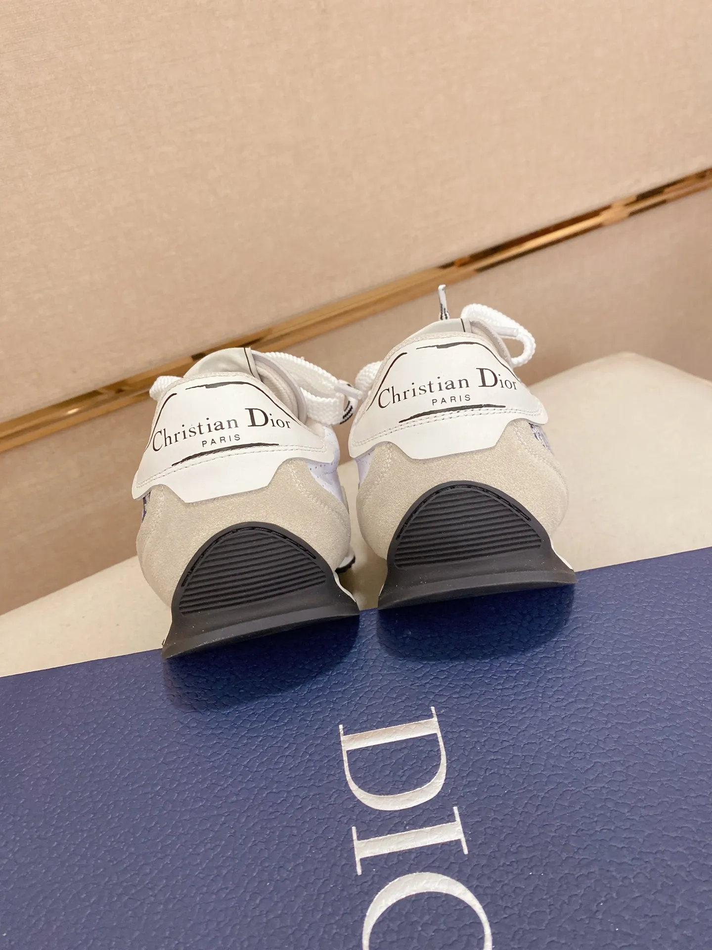 Men's shoes💰: 500💰Couple style💏 [Dior·Dior] New casual sports style men's shoes, new spring and summer design, perfect workmanship, lace-up lazy style to create wardrobe quality, upper: imported first-layer cowhide, mesh breathable lining soft and comfortable, ultra-light TPU wear-resistant outsole, simple, versatile fashion men's shoes, excellent color code number 35--44. (45,46 customized items are not returnable or exchangeable)